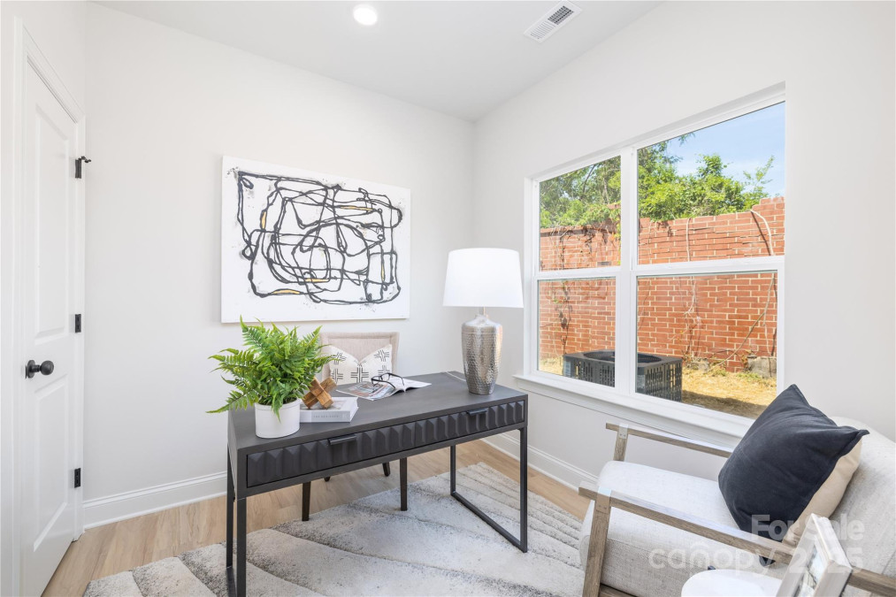 2544 Pinestream Dr Charlotte, NC 28216