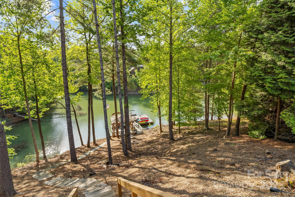1289 Northview Dr Morganton, NC 28655