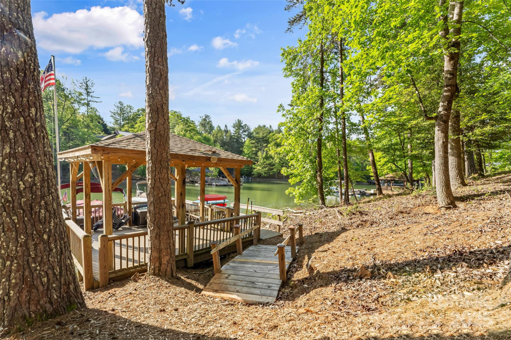 1289 Northview Dr Morganton, NC 28655