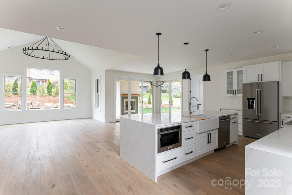 251 Bee Tree Rd Swannanoa, NC 28778