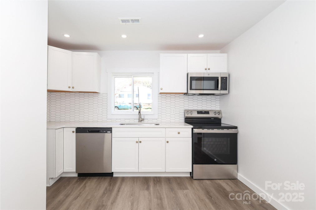 1018 Union St Maiden, NC 28650