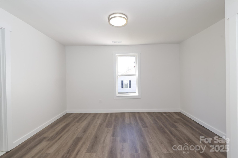 1018 Union St Maiden, NC 28650