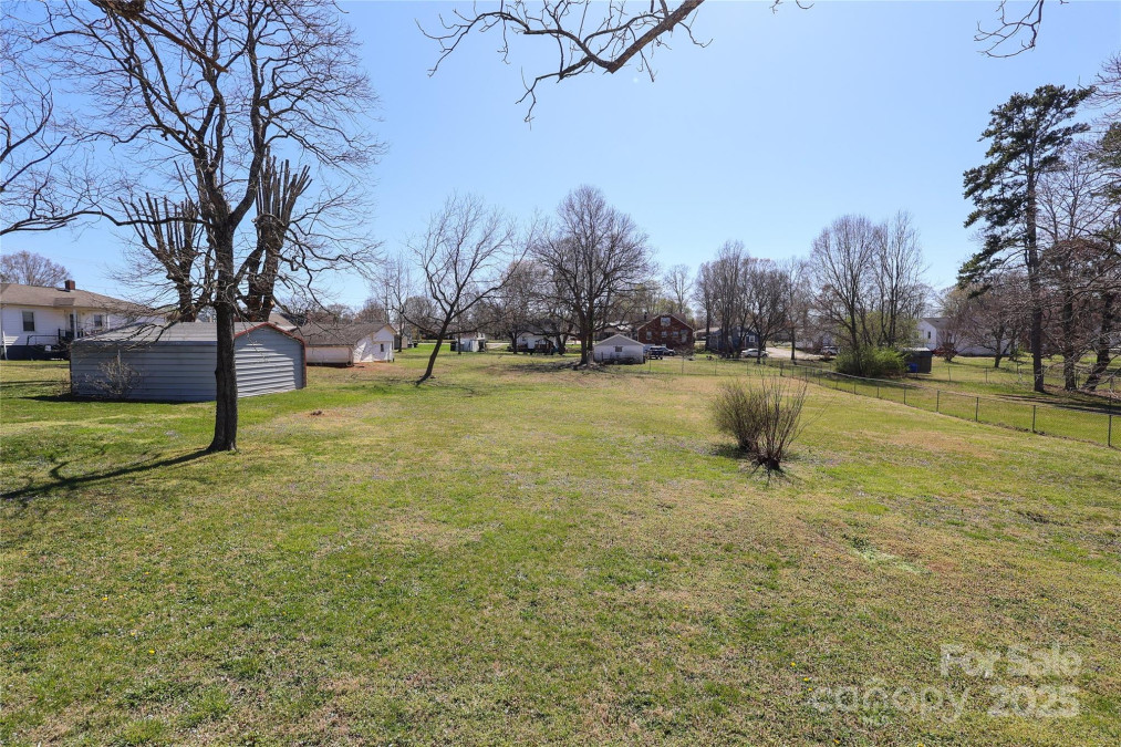1018 Union St Maiden, NC 28650