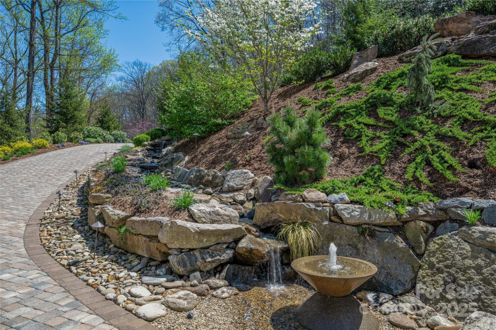 349 Stoneledge Trl Arden, NC 28704
