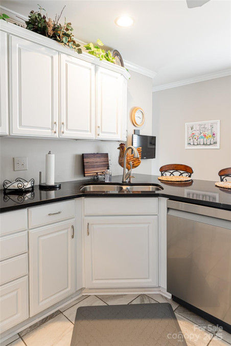 14 Creekside Way Asheville, NC 28804