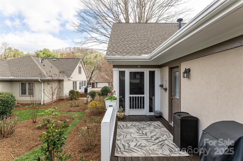 14 Creekside Way Asheville, NC 28804