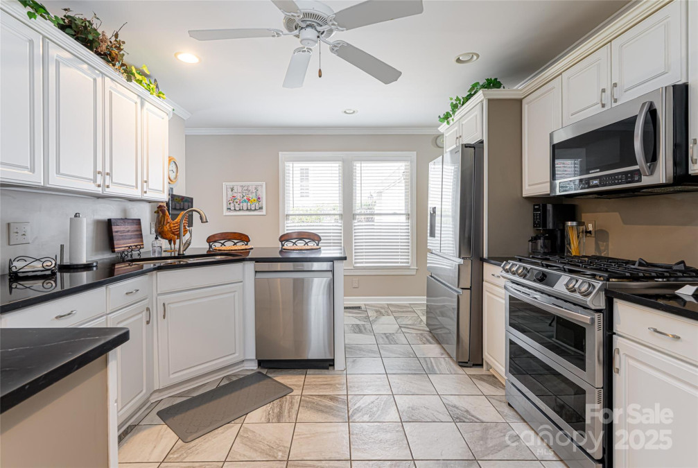 14 Creekside Way Asheville, NC 28804