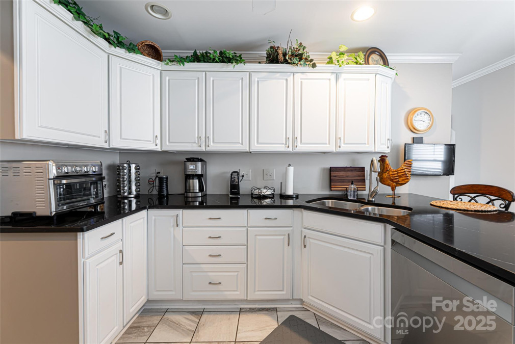 14 Creekside Way Asheville, NC 28804