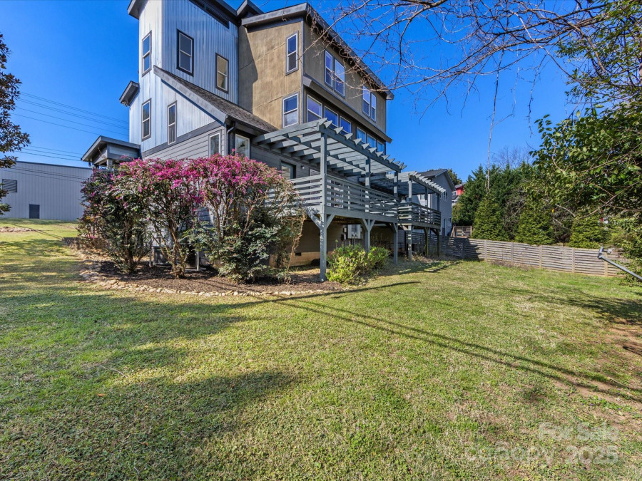 2709 Yadkin Ave Charlotte, NC 28205