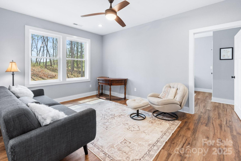 209 Fall Leaves Dr Fairview, NC 28730