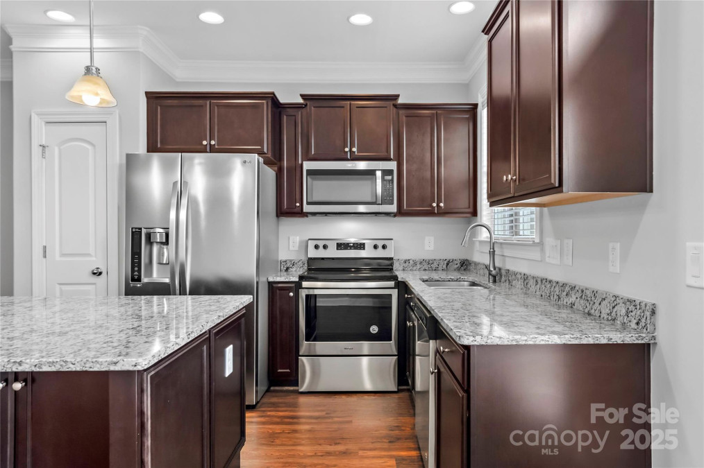 5141 Farm House Trl Winston Salem, NC 27103