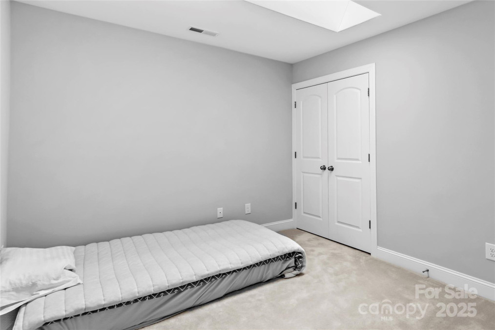 5141 Farm House Trl Winston Salem, NC 27103