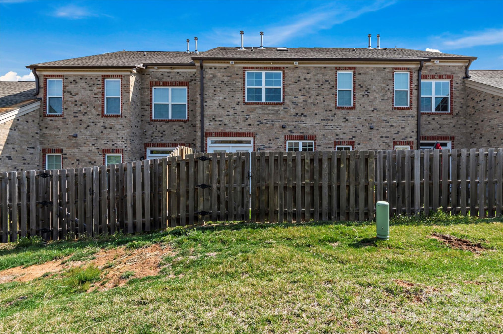 5141 Farm House Trl Winston Salem, NC 27103