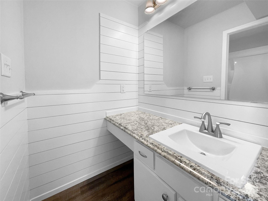 4936 Sardis Rd Charlotte, NC 28270