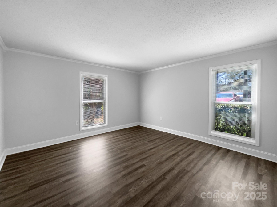 4936 Sardis Rd Charlotte, NC 28270