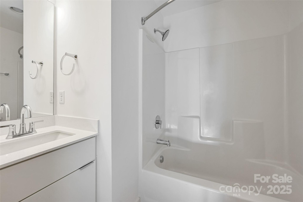 6 Cub Rd Asheville, NC 28806