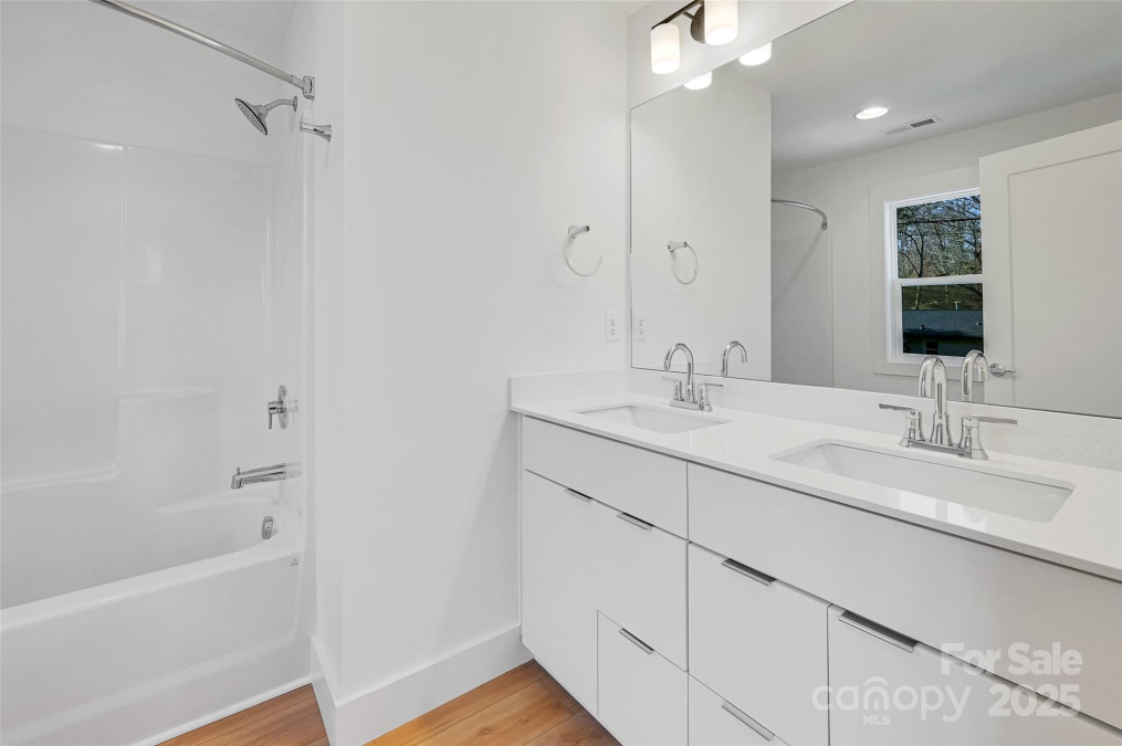 6 Cub Rd Asheville, NC 28806