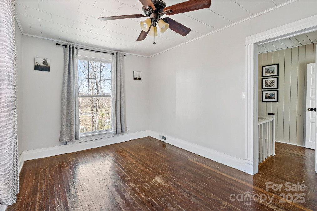 59 Poplar Dr Marion, NC 28752