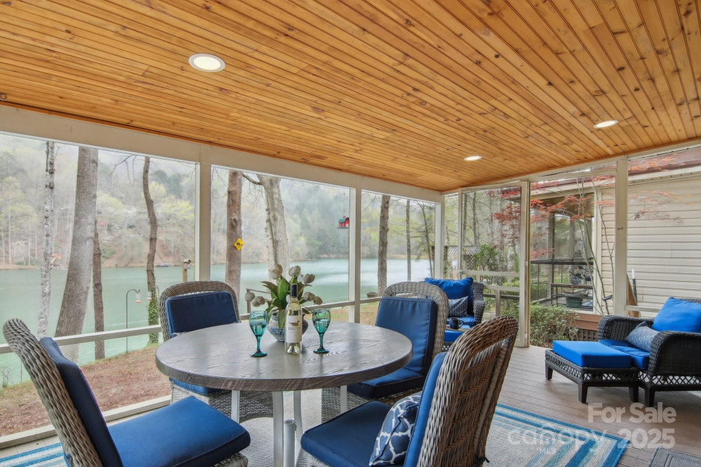 118 West Lake Dr Lake Lure, NC 28746