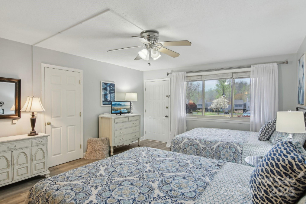 118 West Lake Dr Lake Lure, NC 28746