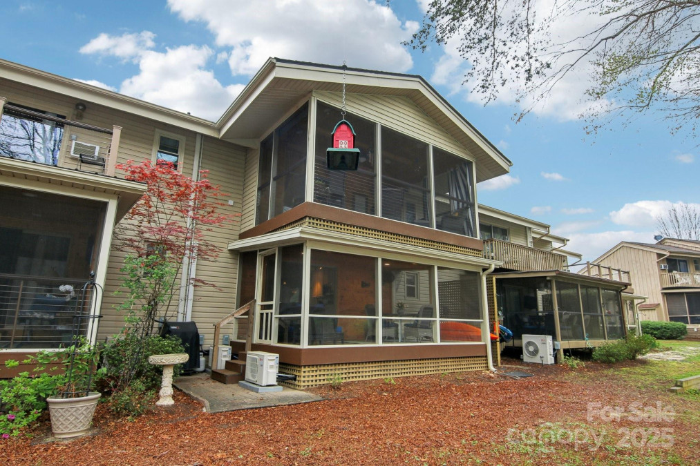 118 West Lake Dr Lake Lure, NC 28746
