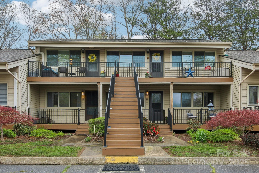 118 West Lake Dr Lake Lure, NC 28746