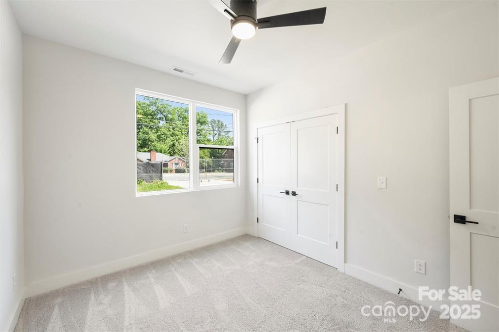 3011 Yada Ln Charlotte, NC 28208