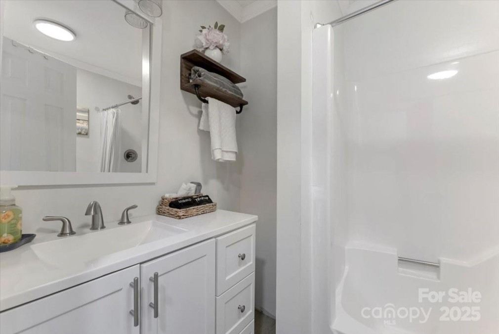 938 Pinehaven Dr New London, NC 28127