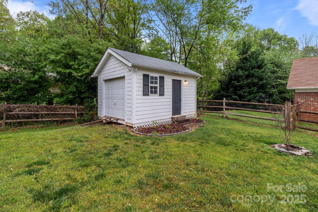 16421 Breckshire Dr Huntersville, NC 28078