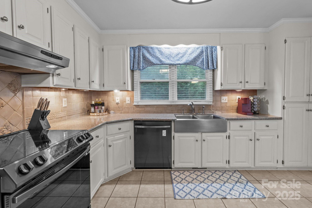 16421 Breckshire Dr Huntersville, NC 28078