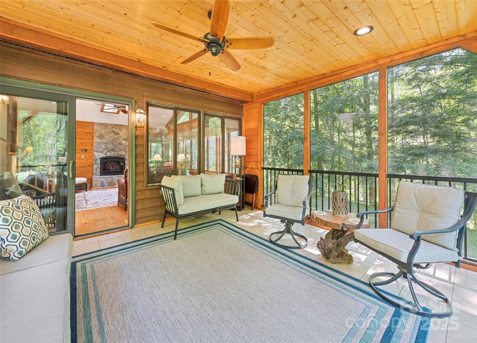 1192 Rockdale Rd Whittier, NC 28789
