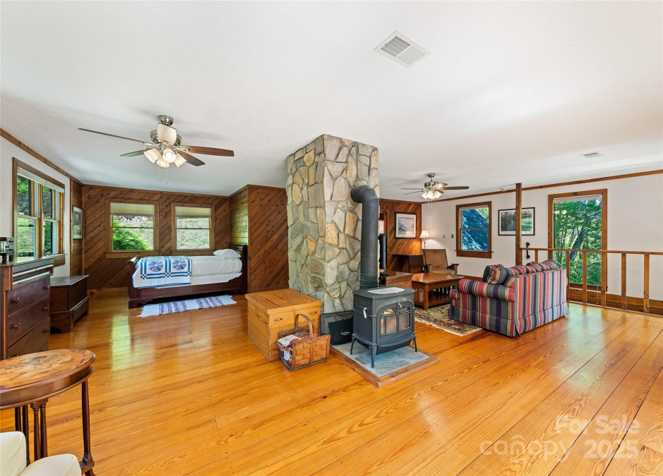 1192 Rockdale Rd Whittier, NC 28789