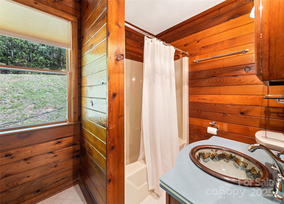 1192 Rockdale Rd Whittier, NC 28789