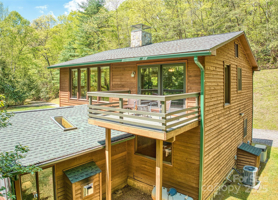1192 Rockdale Rd Whittier, NC 28789