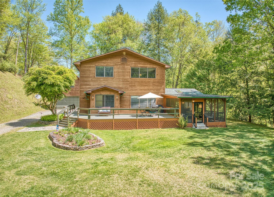 1192 Rockdale Rd Whittier, NC 28789