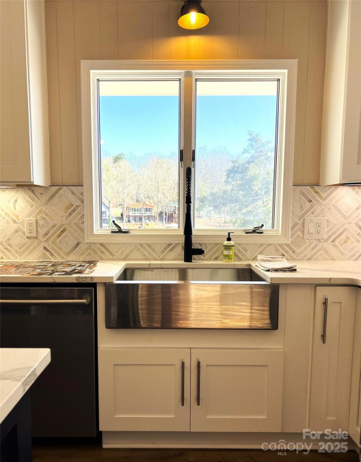 141 Sunrise Point New London, NC 28127