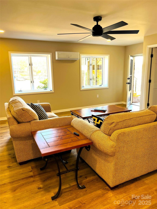 141 Sunrise Point New London, NC 28127