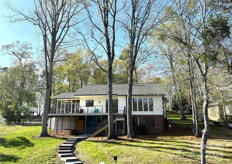 141 Sunrise Point New London, NC 28127