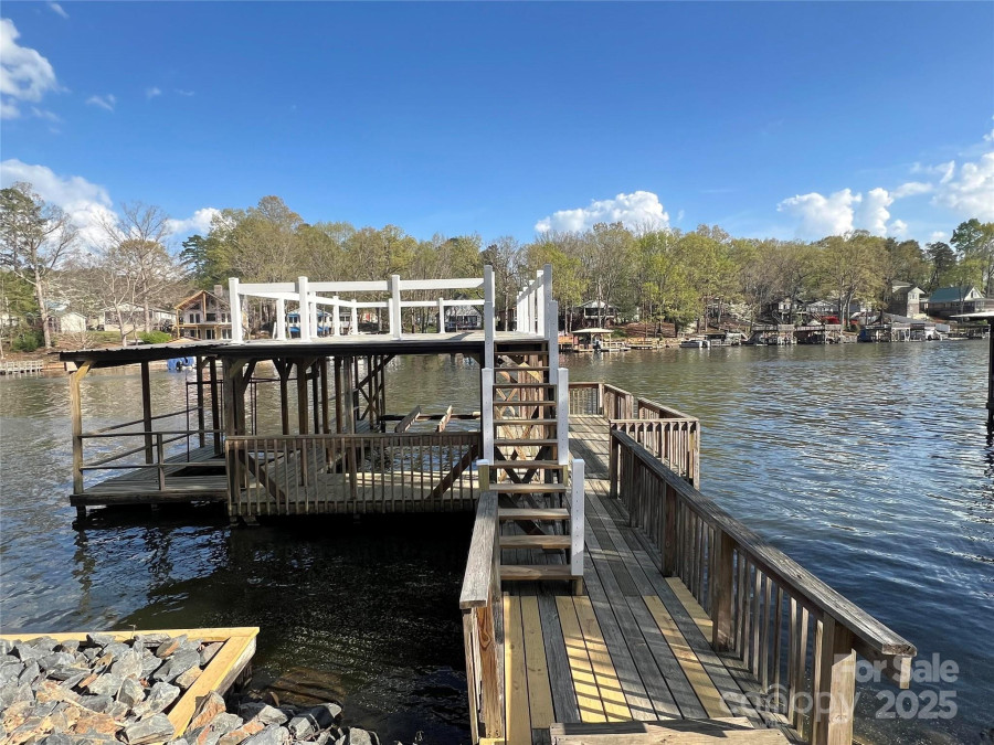 141 Sunrise Point New London, NC 28127