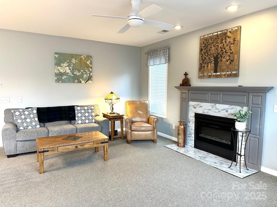 495 Landing Dr Jefferson, NC 28640