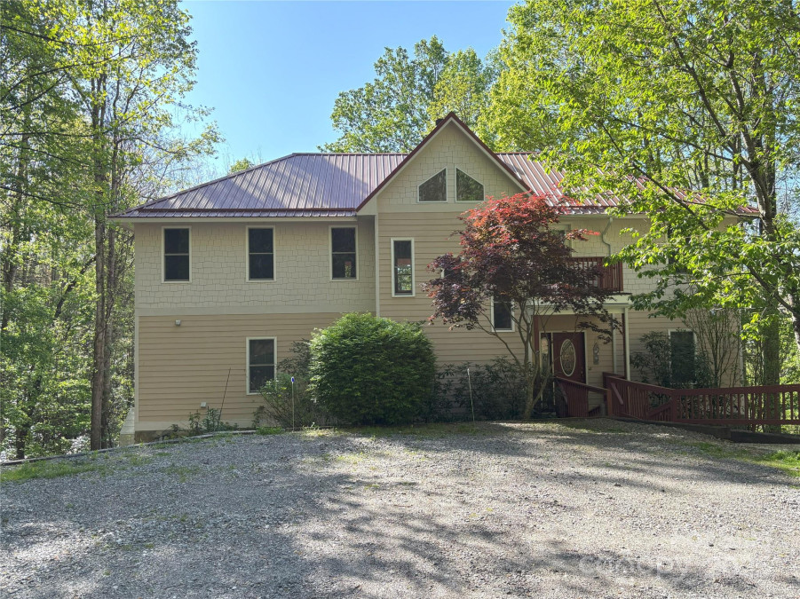 97 Hughes Dr Maggie Valley, NC 28751