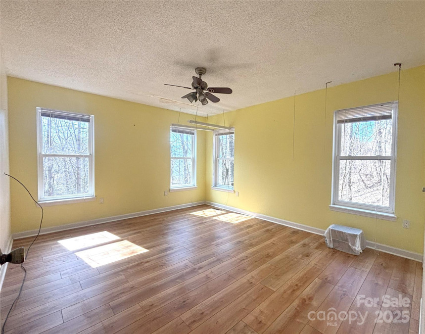 97 Hughes Dr Maggie Valley, NC 28751