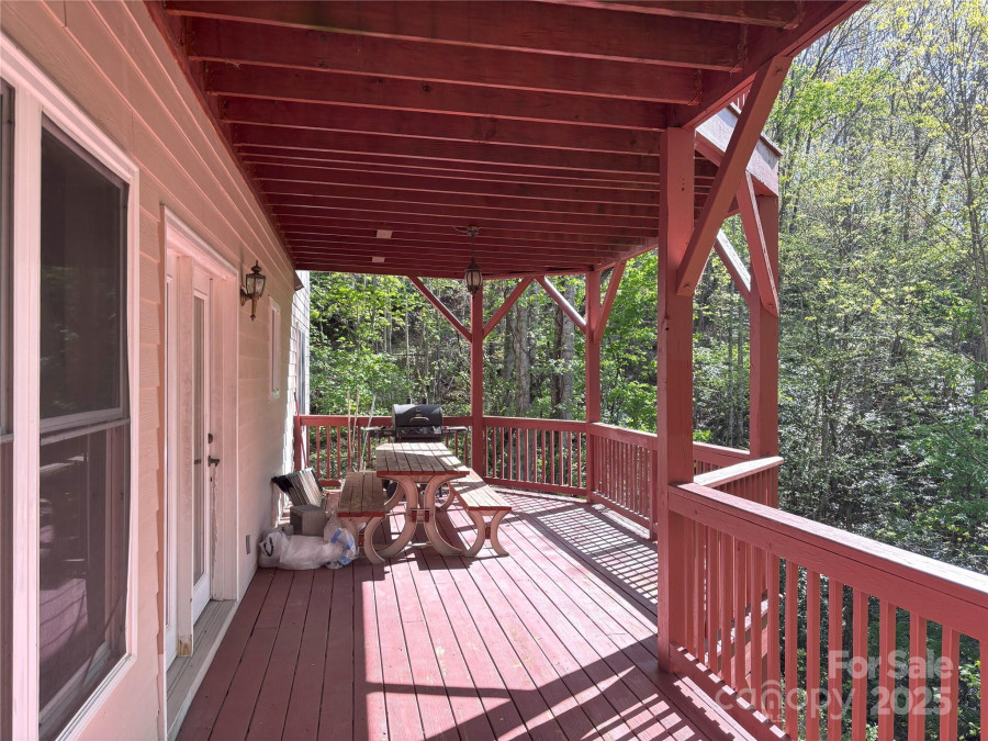 97 Hughes Dr Maggie Valley, NC 28751