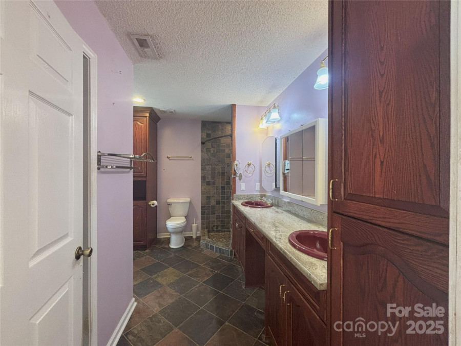 97 Hughes Dr Maggie Valley, NC 28751