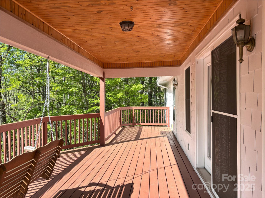 97 Hughes Dr Maggie Valley, NC 28751