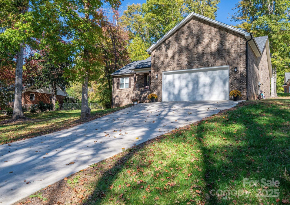 705 School St Maiden, NC 28650