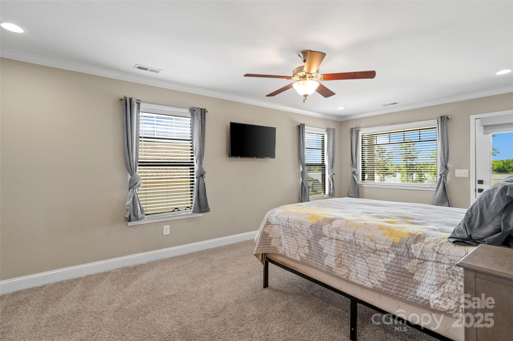 10270 Lakeshore Dr Lancaster, SC 29720