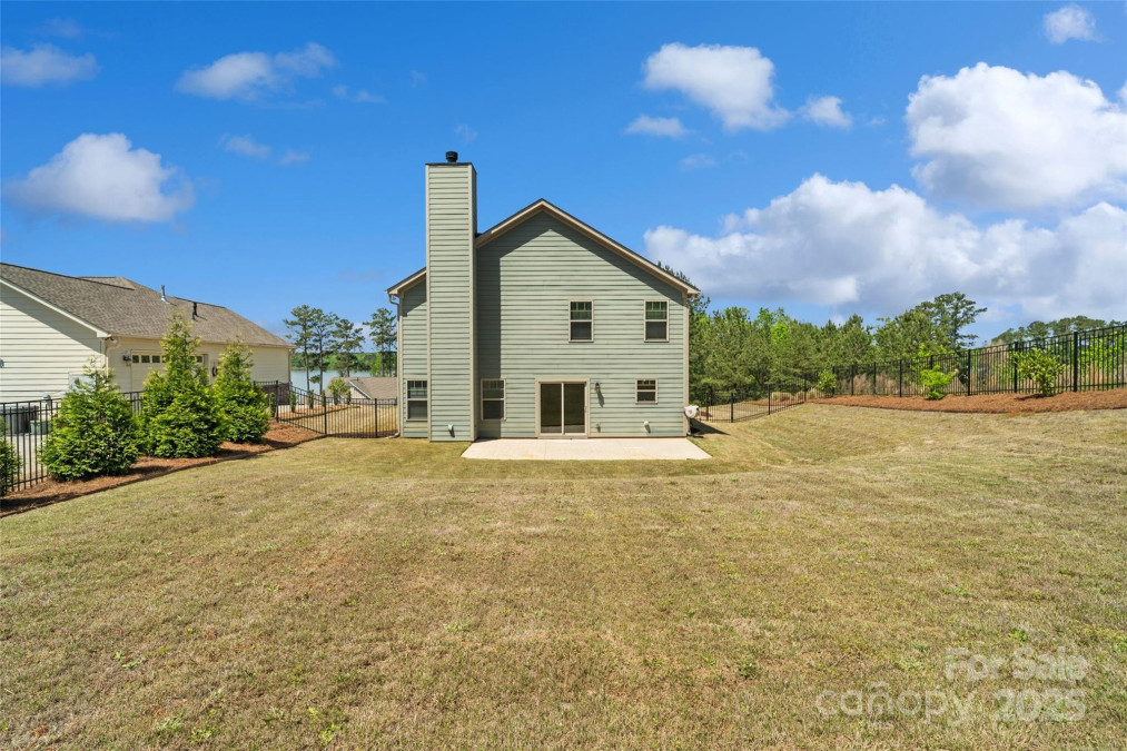 10270 Lakeshore Dr Lancaster, SC 29720