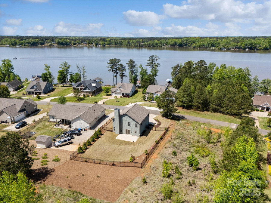 10270 Lakeshore Dr Lancaster, SC 29720