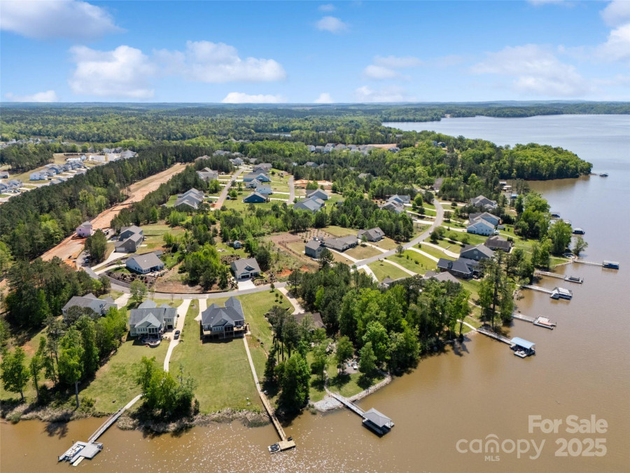 10270 Lakeshore Dr Lancaster, SC 29720